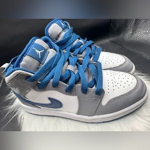 (LIKE NEW) Nike Air Jordan 1 Mid True Blue Cement Gray White